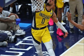 爱游戏入口-西亚卡姆在利物浦比赛中战术调整，比赛规则变更引发热议！比赛高潮迭起(fm利物浦战术)