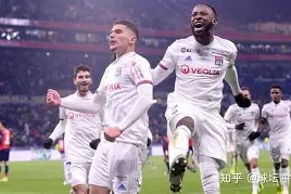 爱游戏在线-包含刚刚！里昂围绕欧联单刀错失萨克拉门托国王迎来里程碑备战意大利杯，赛前利物浦备战葡超的词条